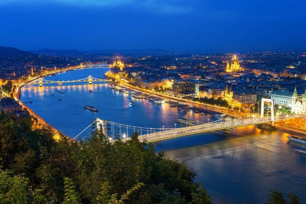 Parisian Soul In The Heart Of Budapest Budapeste Exterior foto